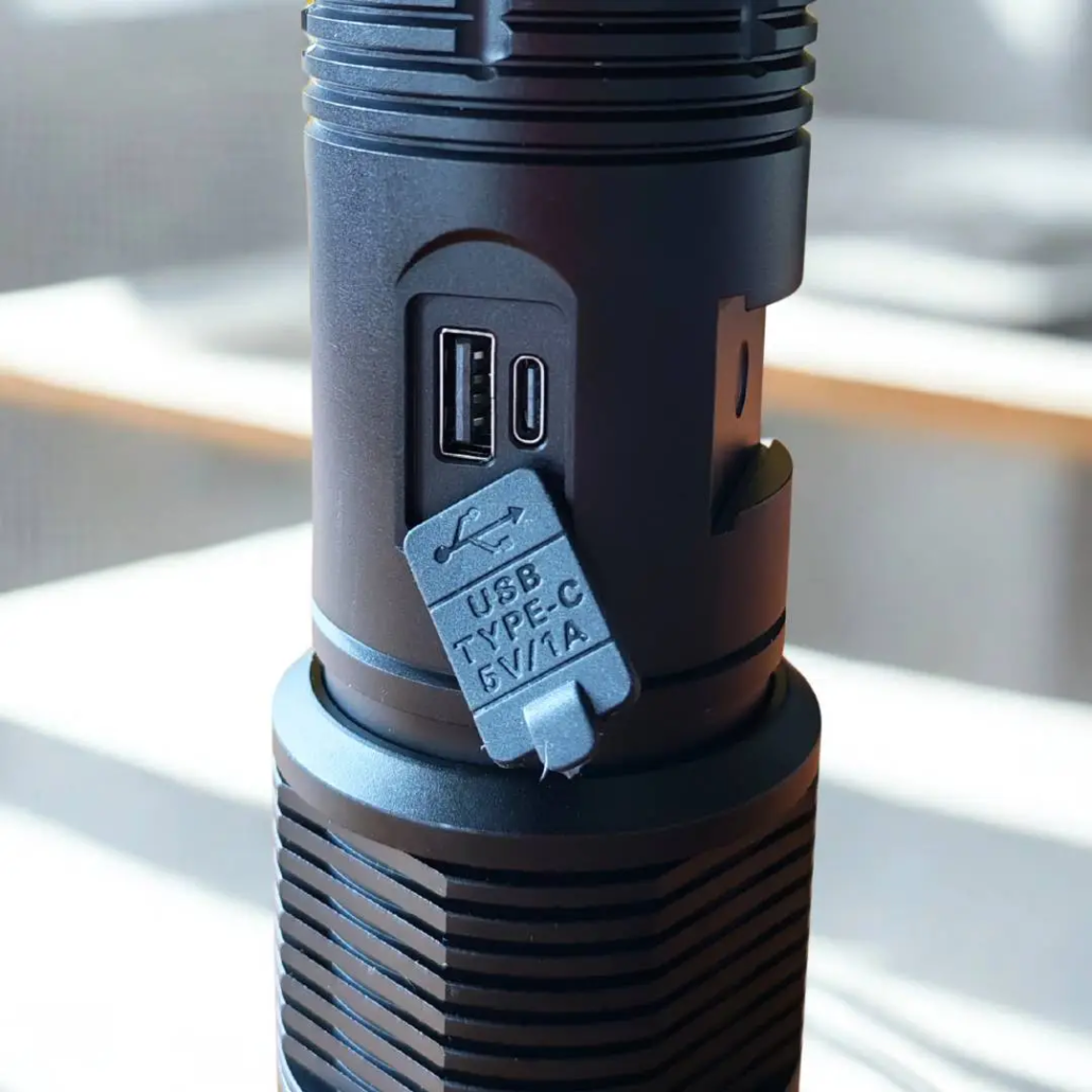 lightsaver ls219 charging port and usb port